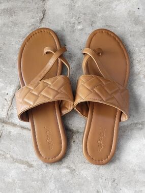 J.McLaughlin Ondra Quilted Tan Women’s Slide Sandals 8.5 Nwot